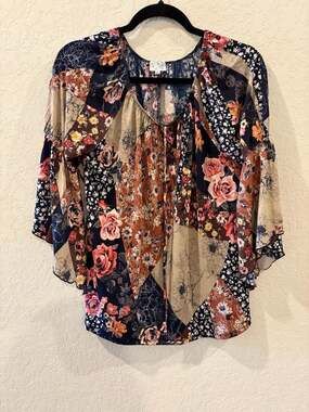 Naif Women's Floral Patchwork Bell Sleeve Peasant Top